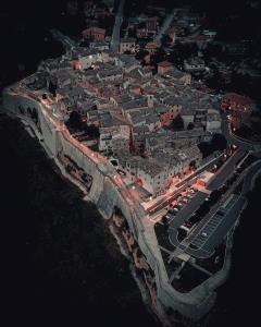 A MASSA MARTANA IL RAMPITEK IRROMPE IN UMBRIA E  "VOLA" SULLA RUPE