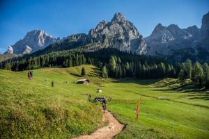 LA ‘MYTHOS’ LANCIA L’AVVENTURA IN E-BIKE